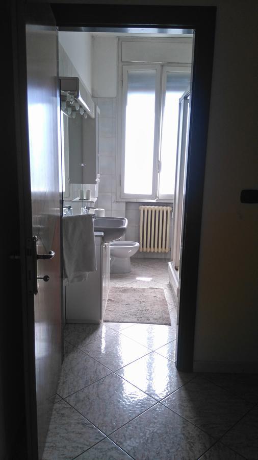 Stazione Centrale 2 Bologna Luaran gambar
